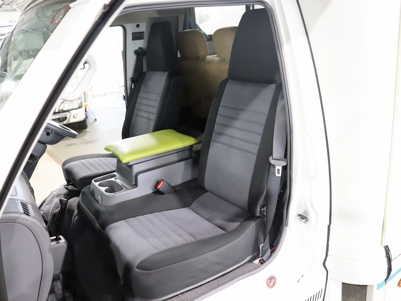 キャンピングカー キャブコン ﾎﾞﾝｺﾞ AtoZ ｱﾐﾃｨLX ﾎﾟﾙﾄ 4WD　FF