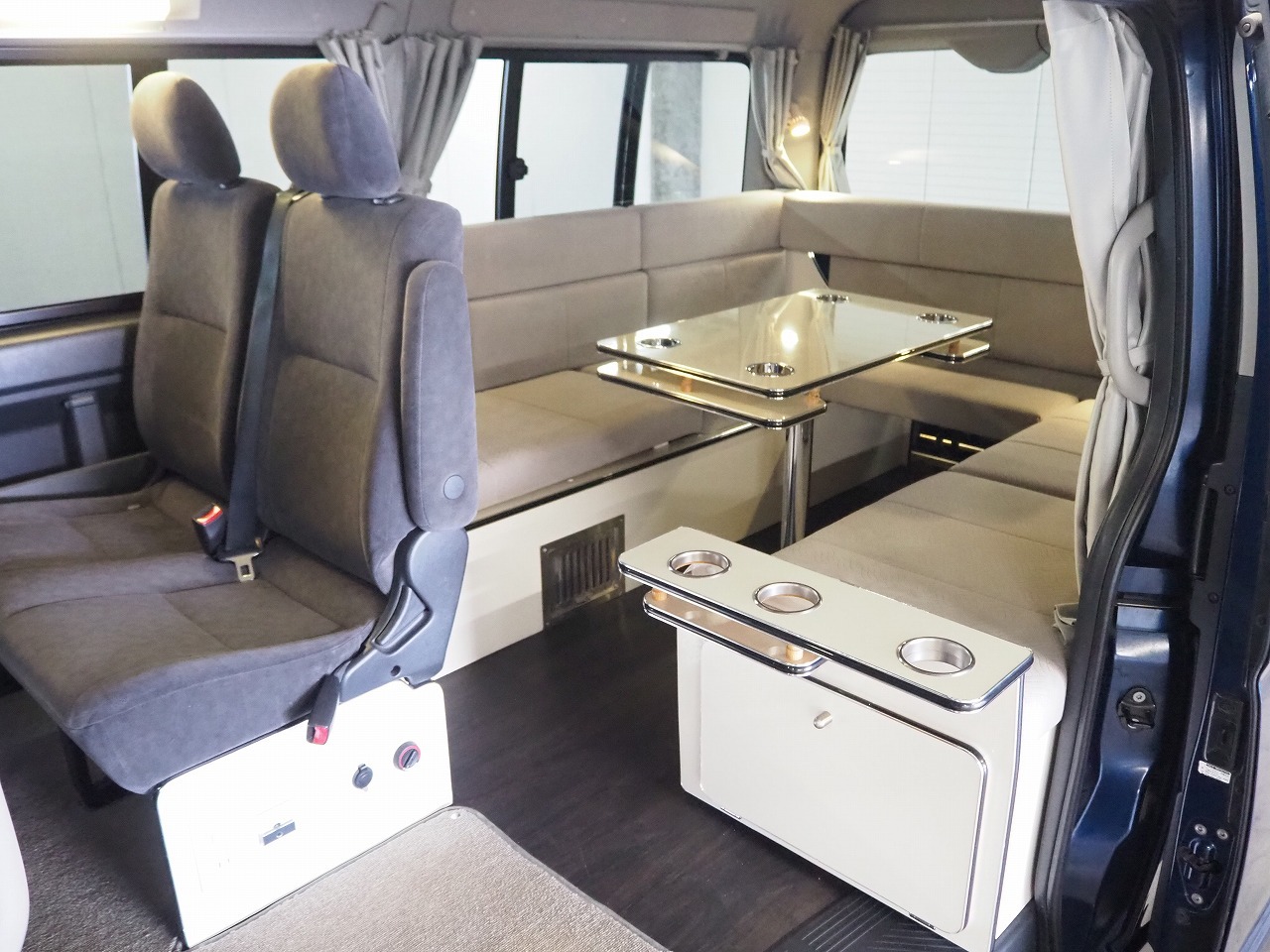 キャンピングカー バンコン ﾊｲｴｰｽ かｰいんてりあ高橋 ﾘﾗｯｸｽﾜｺﾞﾝ　4WD