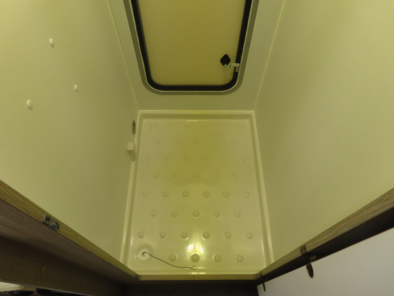 キャンピングカー キャブコン ｶﾑﾛｰﾄﾞ 東和 ｳﾞｫｰﾝR2B EXC 家庭用ｴｱｺﾝ