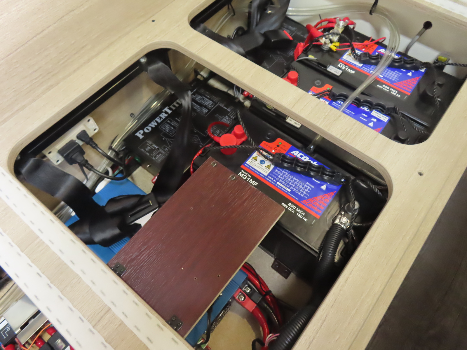 キャンピングカー キャブコン ｶﾑﾛｰﾄﾞ 東和 ｳﾞｫｰﾝR2B EXC 家庭用ｴｱｺﾝ