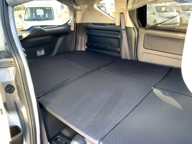 キャンピングカー バンコン ﾌﾘｰﾄﾞ+ ﾎﾜｲﾄﾊｳｽ ﾌﾘｰｽﾀｲﾙ 4駆 FF暖房