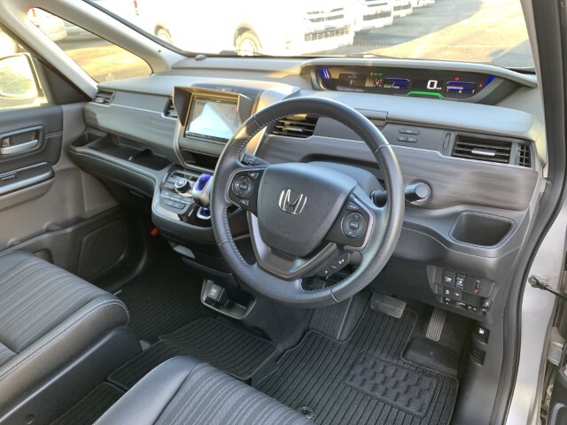 キャンピングカー バンコン ﾌﾘｰﾄﾞ+ ﾎﾜｲﾄﾊｳｽ ﾌﾘｰｽﾀｲﾙ 4駆 FF暖房