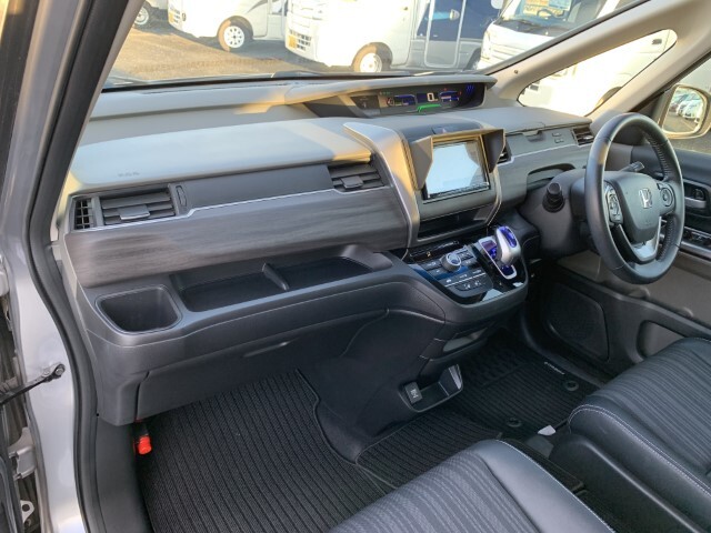 キャンピングカー バンコン ﾌﾘｰﾄﾞ+ ﾎﾜｲﾄﾊｳｽ ﾌﾘｰｽﾀｲﾙ 4駆 FF暖房