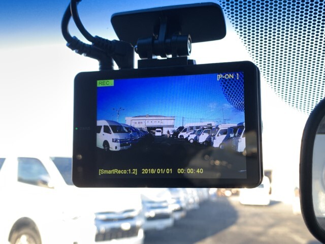 キャンピングカー バンコン ﾌﾘｰﾄﾞ+ ﾎﾜｲﾄﾊｳｽ ﾌﾘｰｽﾀｲﾙ 4駆 FF暖房