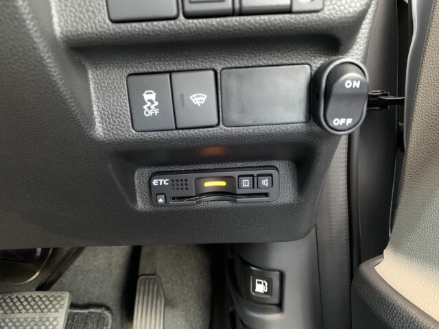 キャンピングカー バンコン ﾌﾘｰﾄﾞ+ ﾎﾜｲﾄﾊｳｽ ﾌﾘｰｽﾀｲﾙ 4駆 FF暖房