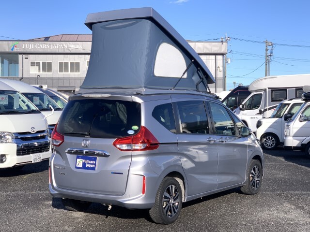 キャンピングカー バンコン ﾌﾘｰﾄﾞ+ ﾎﾜｲﾄﾊｳｽ ﾌﾘｰｽﾀｲﾙ 4駆 FF暖房