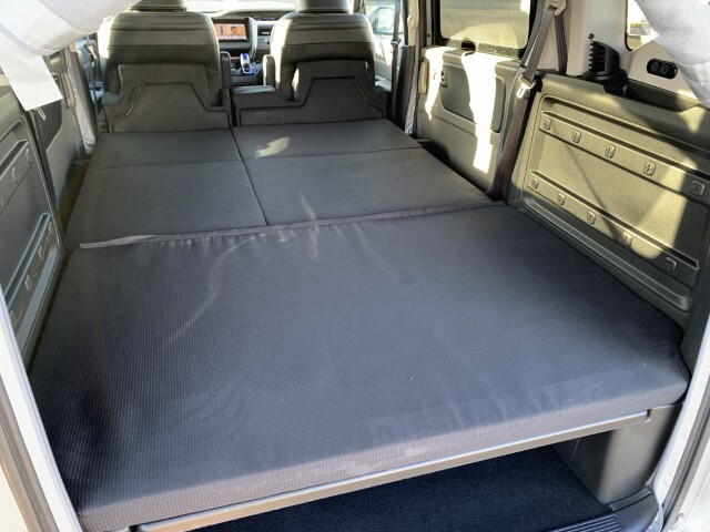 キャンピングカー バンコン ﾌﾘｰﾄﾞ+ ﾎﾜｲﾄﾊｳｽ ﾌﾘｰｽﾀｲﾙ 4駆 FF暖房