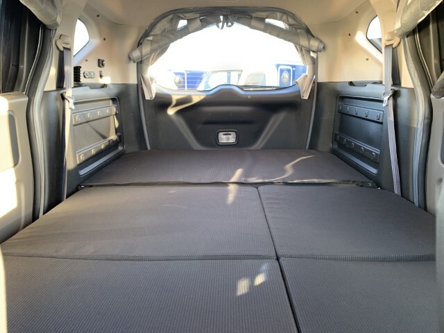 キャンピングカー バンコン ﾌﾘｰﾄﾞ+ ﾎﾜｲﾄﾊｳｽ ﾌﾘｰｽﾀｲﾙ 4駆 FF暖房