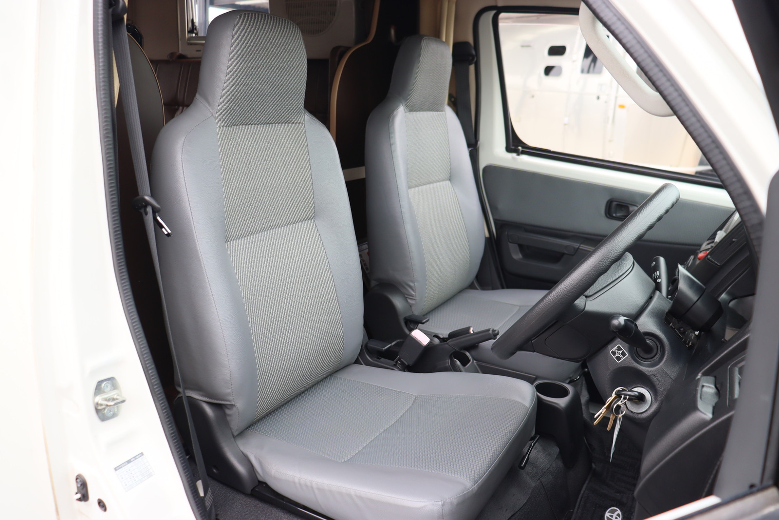 キャンピングカー キャブコン ﾀｳﾝｴｰｽ ｾｷｿｰ ﾄﾑ23 5MT