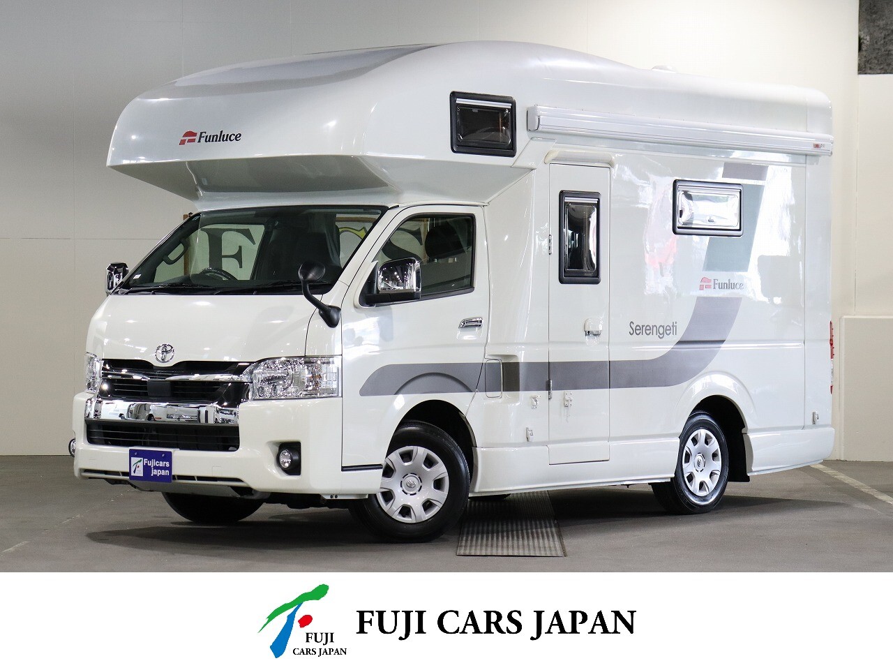 キャンピングカー キャブコン ハイエース ファンルーチェ セレンゲティ525 4WD