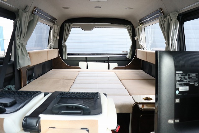 キャンピングカー バンコン ﾊｲｴｰｽ かｰいんてりあ高橋 ﾘﾗｯｸｽﾜｺﾞﾝ　4WD