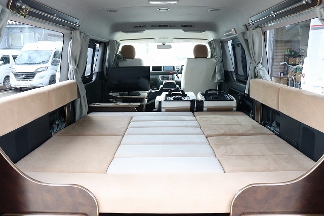 キャンピングカー バンコン ﾊｲｴｰｽ かｰいんてりあ高橋 ﾘﾗｯｸｽﾜｺﾞﾝ　4WD