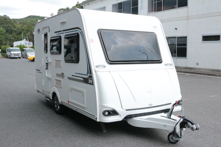 キャンピングカー トレーラー ﾄﾘｶﾞﾉ ｴﾒﾛｰﾄﾞ376　ｳｨﾝﾄﾞｴｱｺﾝ　FF