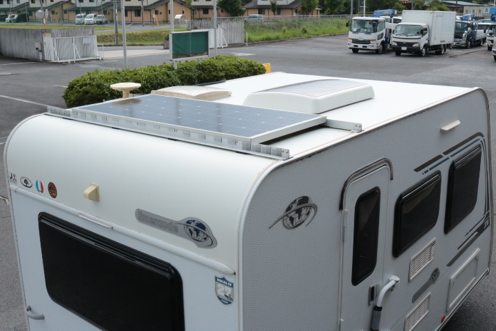 キャンピングカー トレーラー ﾄﾘｶﾞﾉ ｴﾒﾛｰﾄﾞ376　ｳｨﾝﾄﾞｴｱｺﾝ　FF