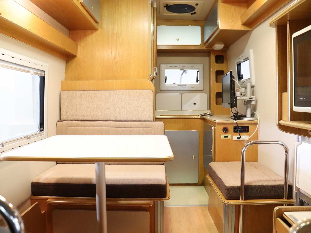 キャンピングカー キャブコン ﾎﾞﾝｺﾞ ﾛｰﾀｽRV ﾏﾝﾎﾞｳｲﾌﾞ 4WD FF