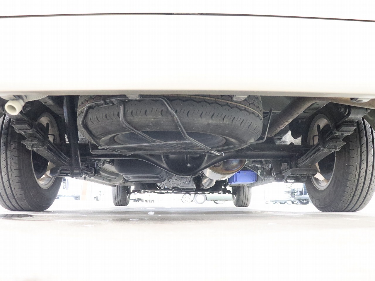 キャンピングカー バンコン ﾊｲｴｰｽ ﾚｸﾋﾞｨ ｲｽﾞﾑ 4WD FF 寒冷地仕様