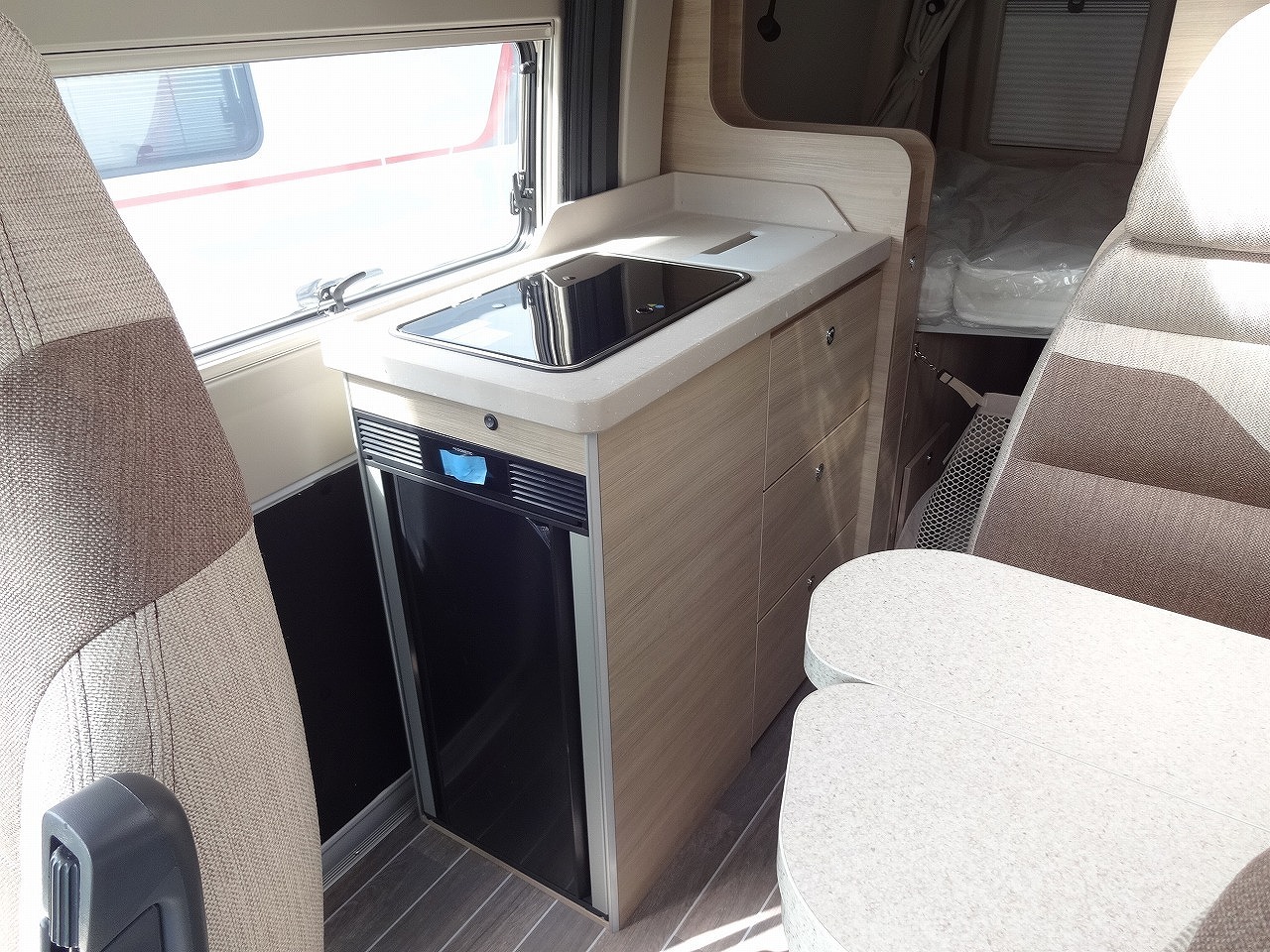 キャンピングカー バンコン ﾃﾞｭｶﾄ ﾛｰﾗｰﾁｰﾑ ﾘﾋﾞﾝｸﾞｽﾄｰﾝK2 新車