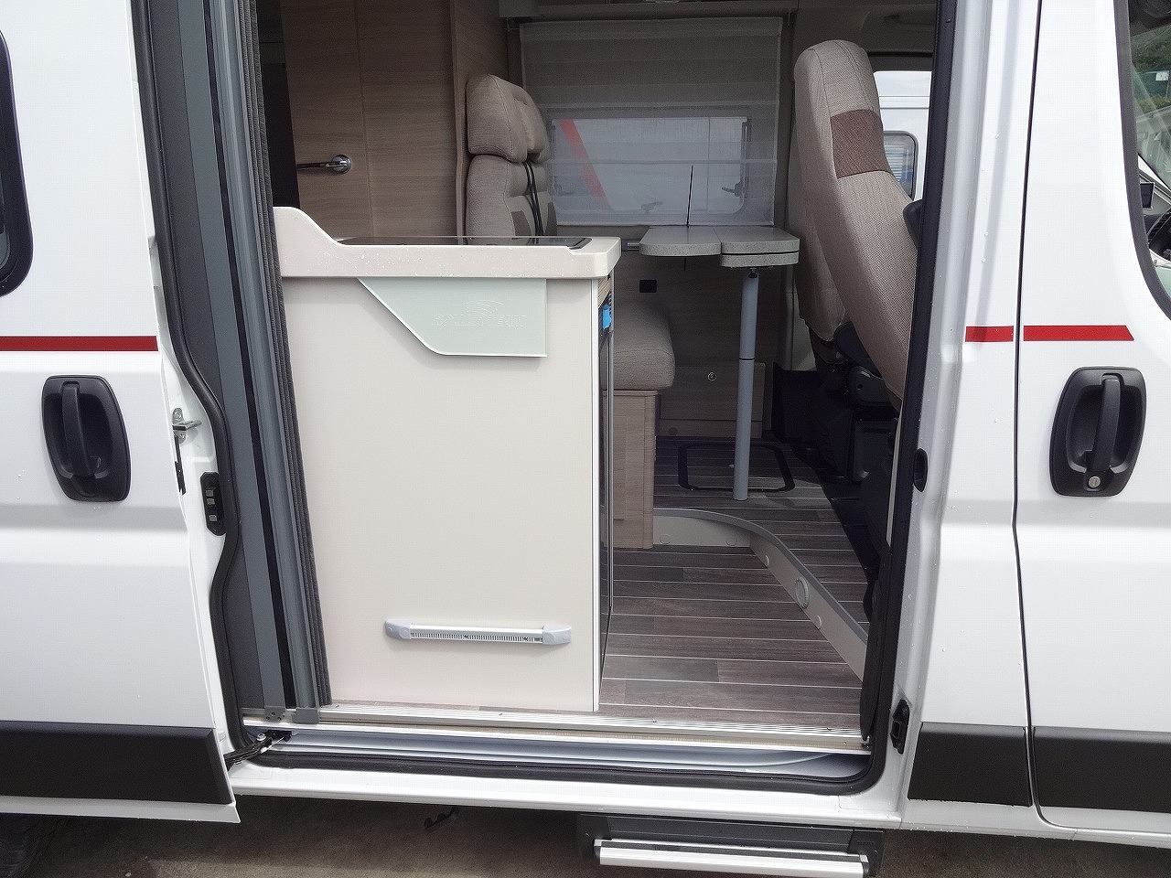 キャンピングカー バンコン ﾃﾞｭｶﾄ ﾛｰﾗｰﾁｰﾑ ﾘﾋﾞﾝｸﾞｽﾄｰﾝK2 新車