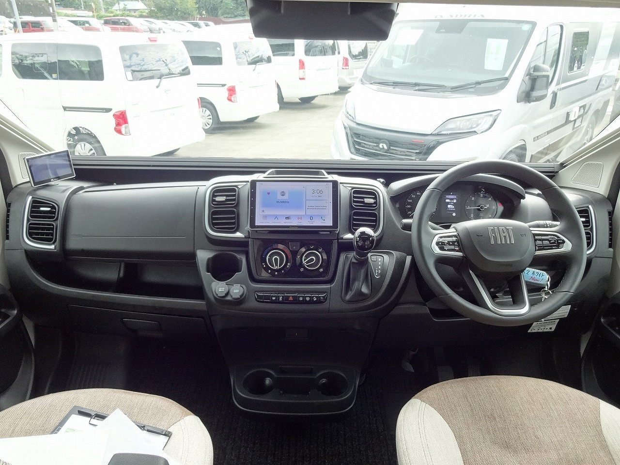 キャンピングカー バンコン ﾃﾞｭｶﾄ ﾛｰﾗｰﾁｰﾑ ﾘﾋﾞﾝｸﾞｽﾄｰﾝK2 新車