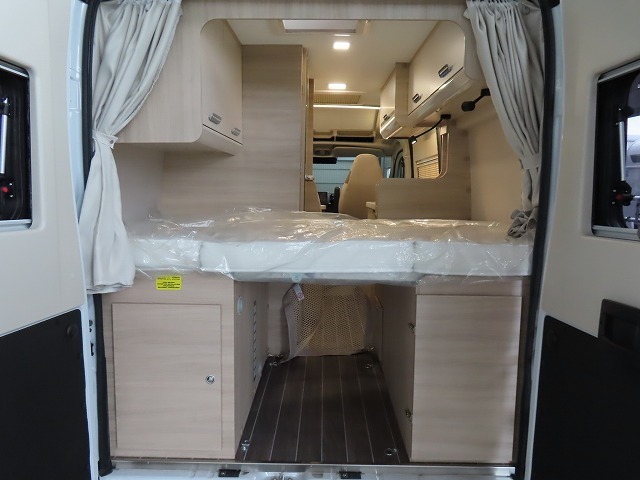 キャンピングカー バンコン ﾃﾞｭｶﾄ　ﾛｰﾗｰﾁｰﾑﾘﾋﾞﾝｸﾞｽﾄｰﾝK2　新車即納