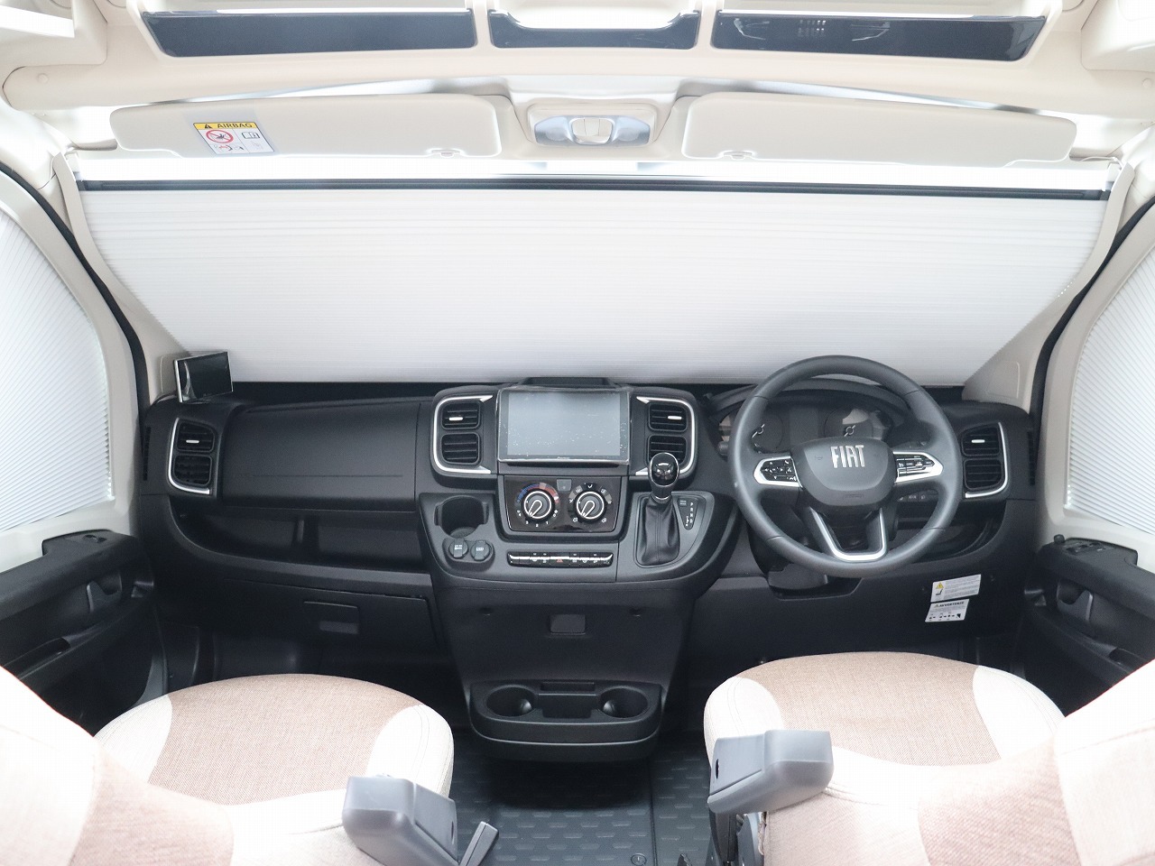 キャンピングカー バンコン ﾃﾞｭｶﾄﾛｰﾗｰﾁｰﾑ ﾘﾋﾞﾝｸﾞｽﾄｰﾝK2 新車即納