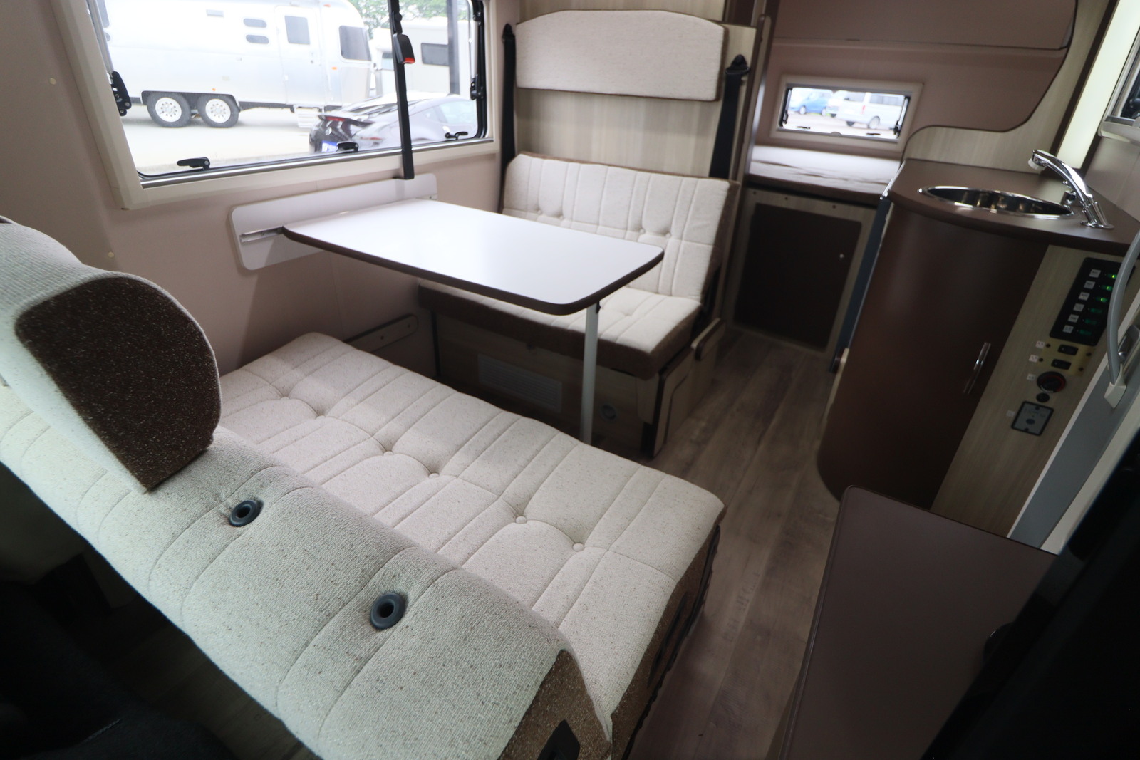 キャンピングカー キャブコン ﾊｲｴｰｽ ｾｷｿｰﾎﾞﾃﾞｨ ﾄﾑﾀﾝﾃﾞﾑ