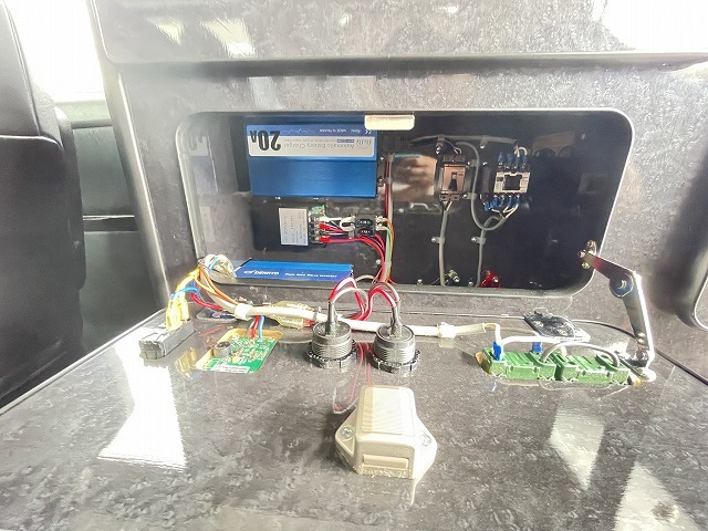 キャンピングカー バンコン ｱﾙﾌｧｰﾄﾞ FOCS RB2Sﾘﾉﾀｸﾐ 4WD