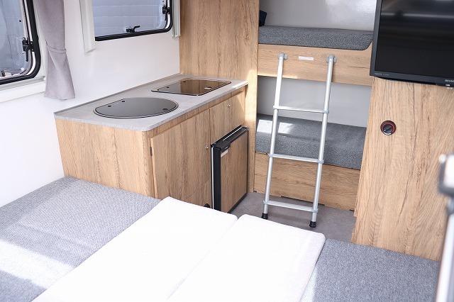 キャンピングカー トレーラー ｲﾝﾃﾞｨｱﾅRV ｲﾝﾃﾞｨｱﾅ300SN　牽引免許不要