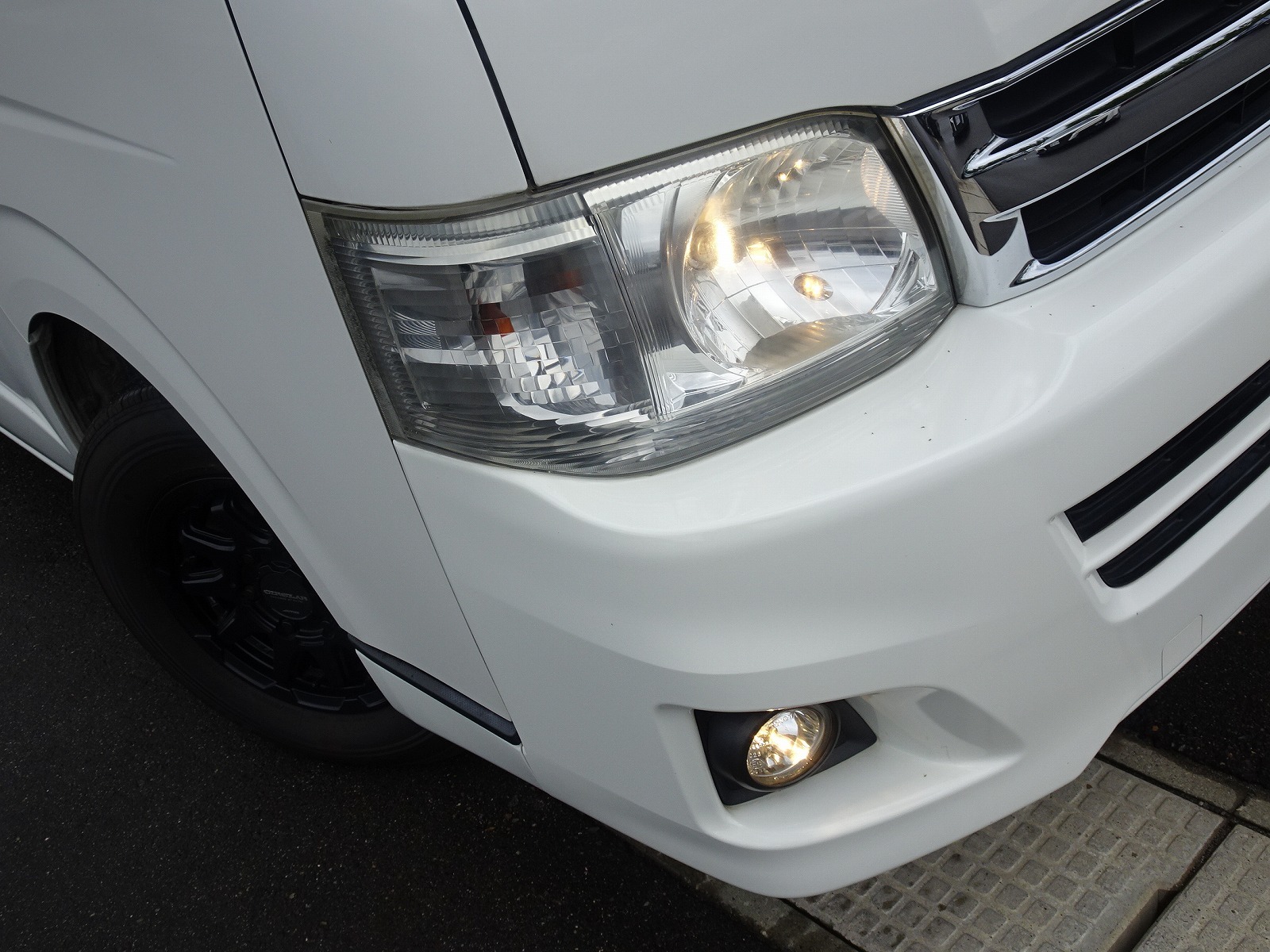 キャンピングカー バンコン ﾚｸﾋﾞｨ ﾊｲｴｰｽﾌﾟﾗｽ FF･ｿｰﾗｰ 4WD