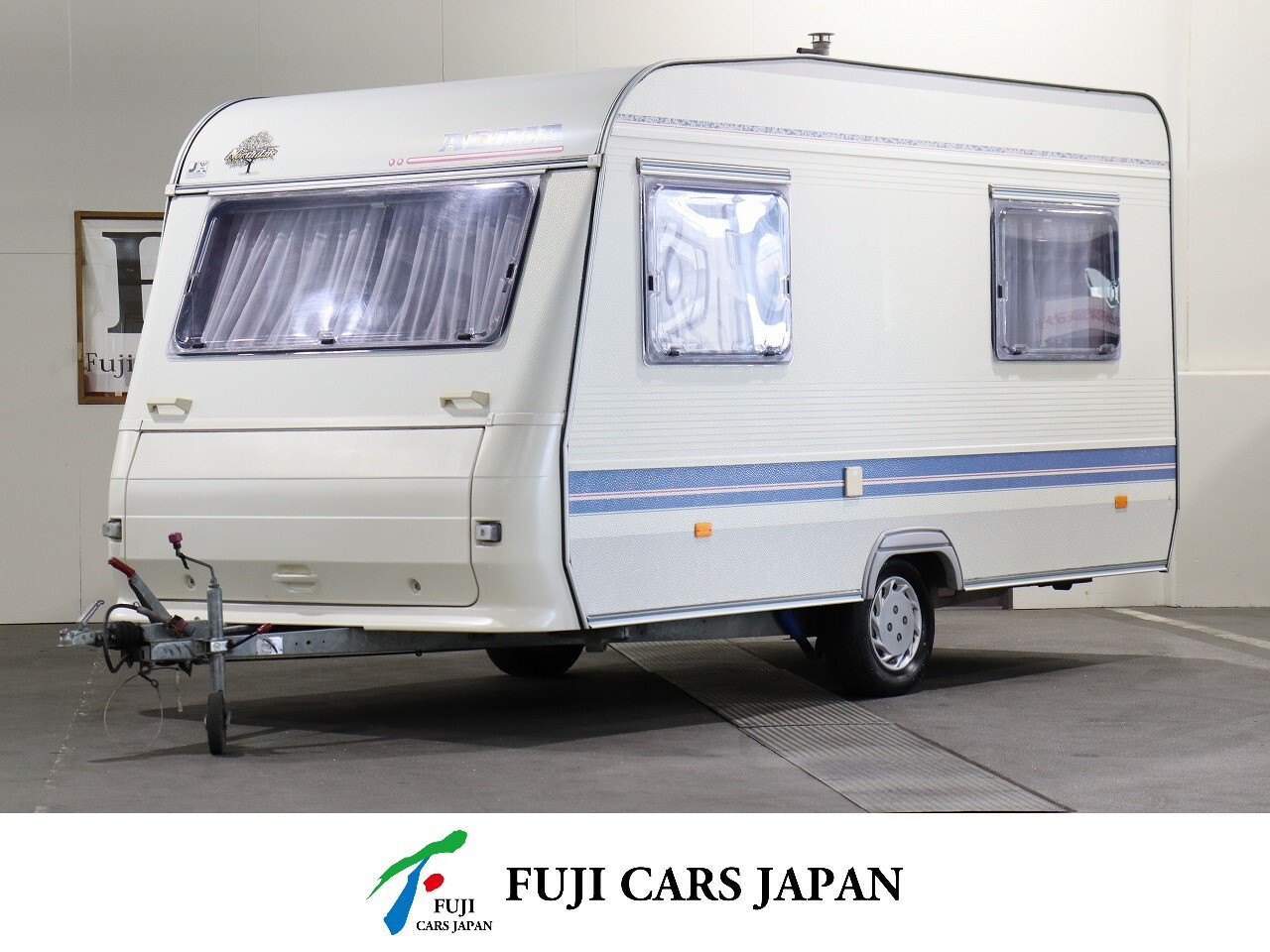 キャンピングカー トレーラー アドリア 390DS　けん引免許不用　FFヒーター