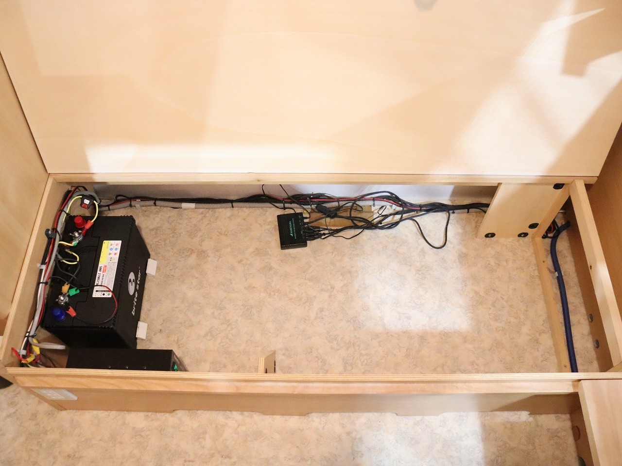 キャンピングカー トレーラー ｱﾄﾞﾘｱ 390DS　けん引免許不用　FFﾋｰﾀｰ