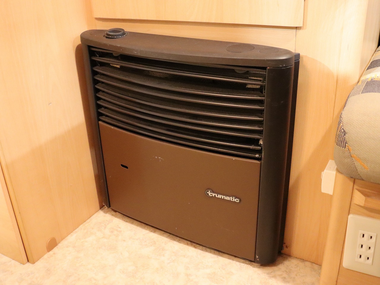 キャンピングカー トレーラー ｱﾄﾞﾘｱ 390DS　けん引免許不用　FFﾋｰﾀｰ