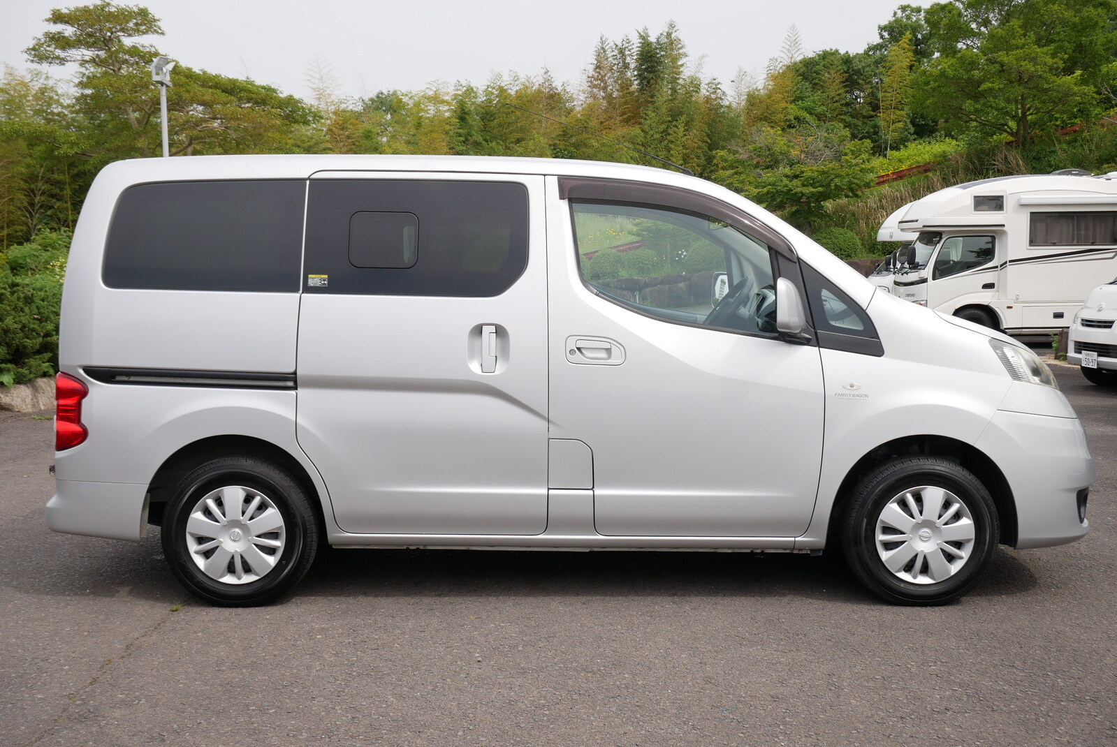 キャンピングカー バンコン NV200ﾊﾞﾈｯﾄ ｱﾈｯｸｽ ﾌｧﾐﾘｰﾜｺﾞﾝSS　