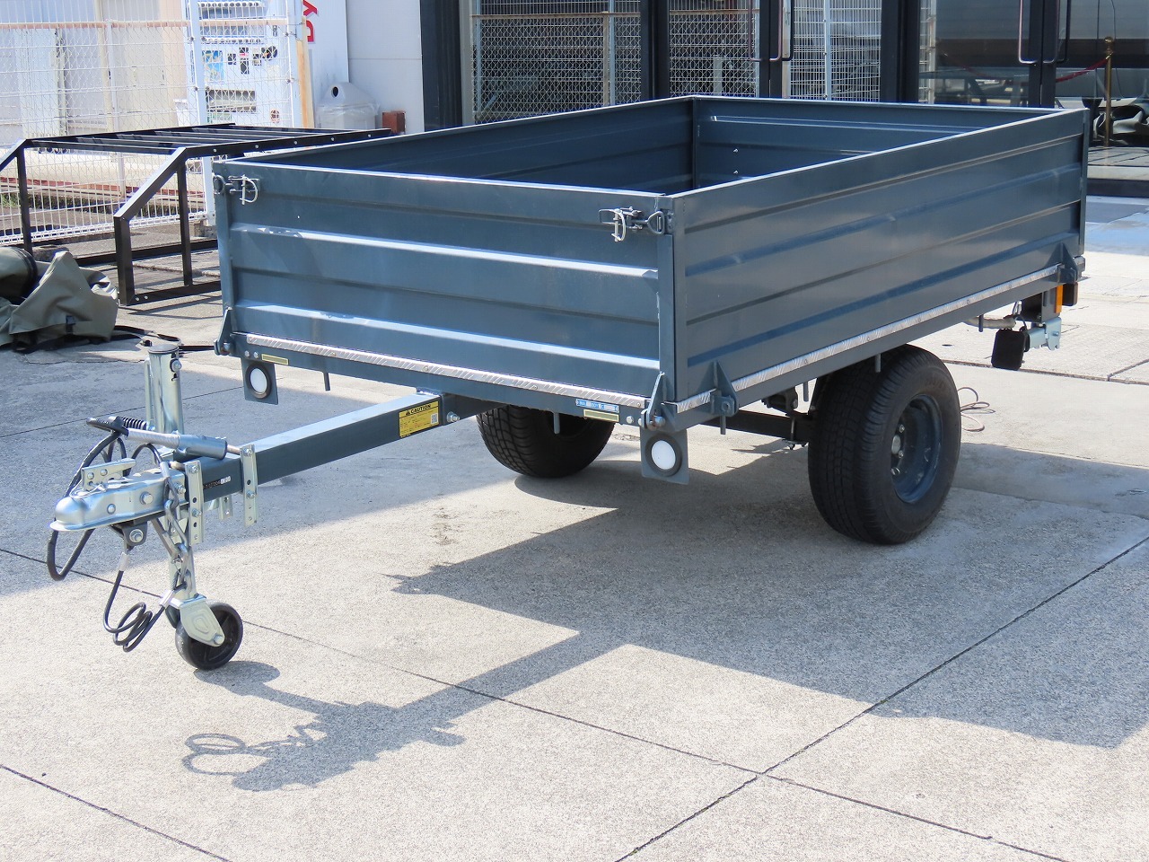 キャンピングカー トレーラー ﾌﾞﾗｽﾄﾄﾚｲﾙ T-33 ｶｰｺﾞﾄﾚｰﾗｰ