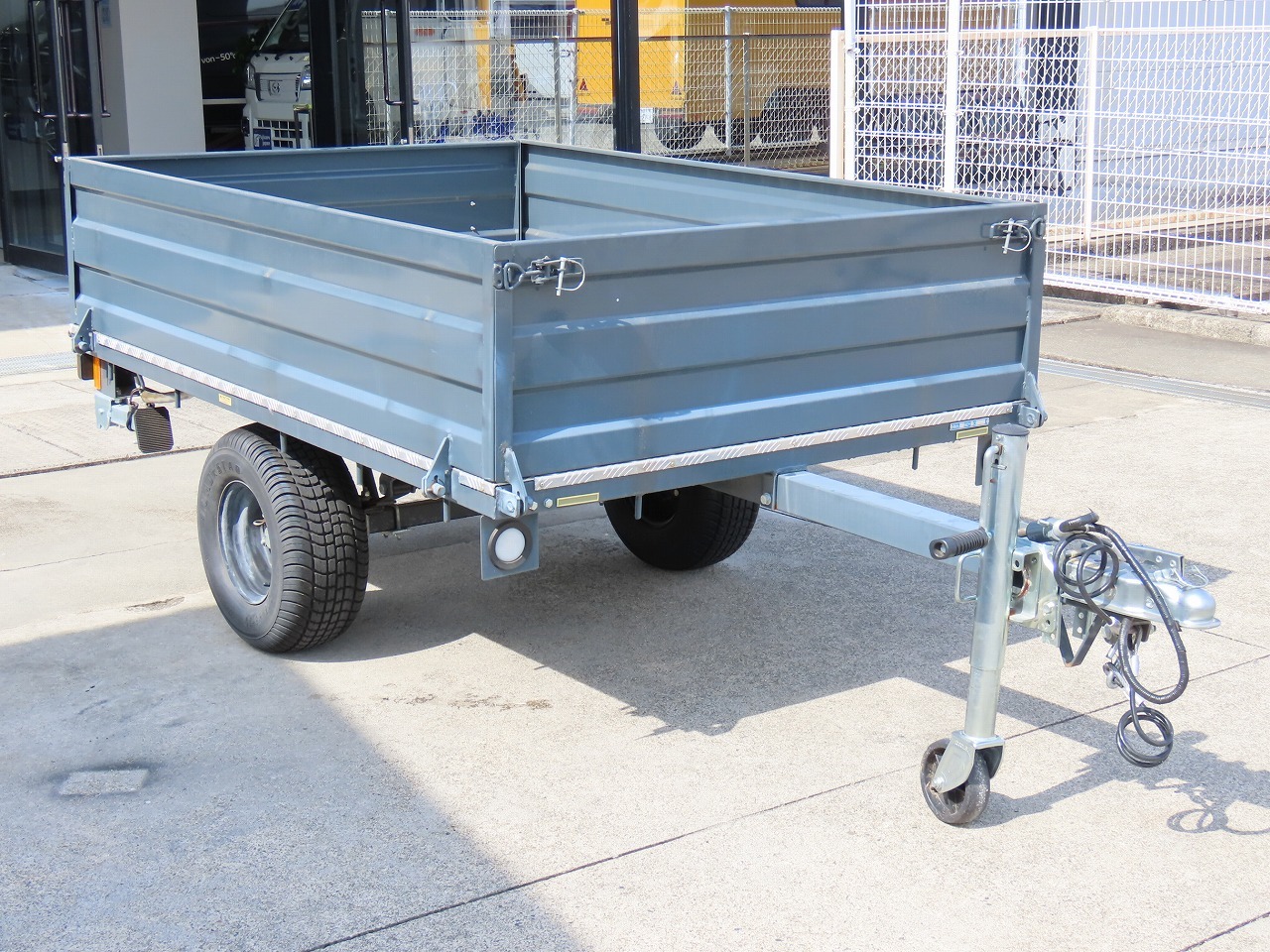 キャンピングカー トレーラー ﾌﾞﾗｽﾄﾄﾚｲﾙ T-33 ｶｰｺﾞﾄﾚｰﾗｰ