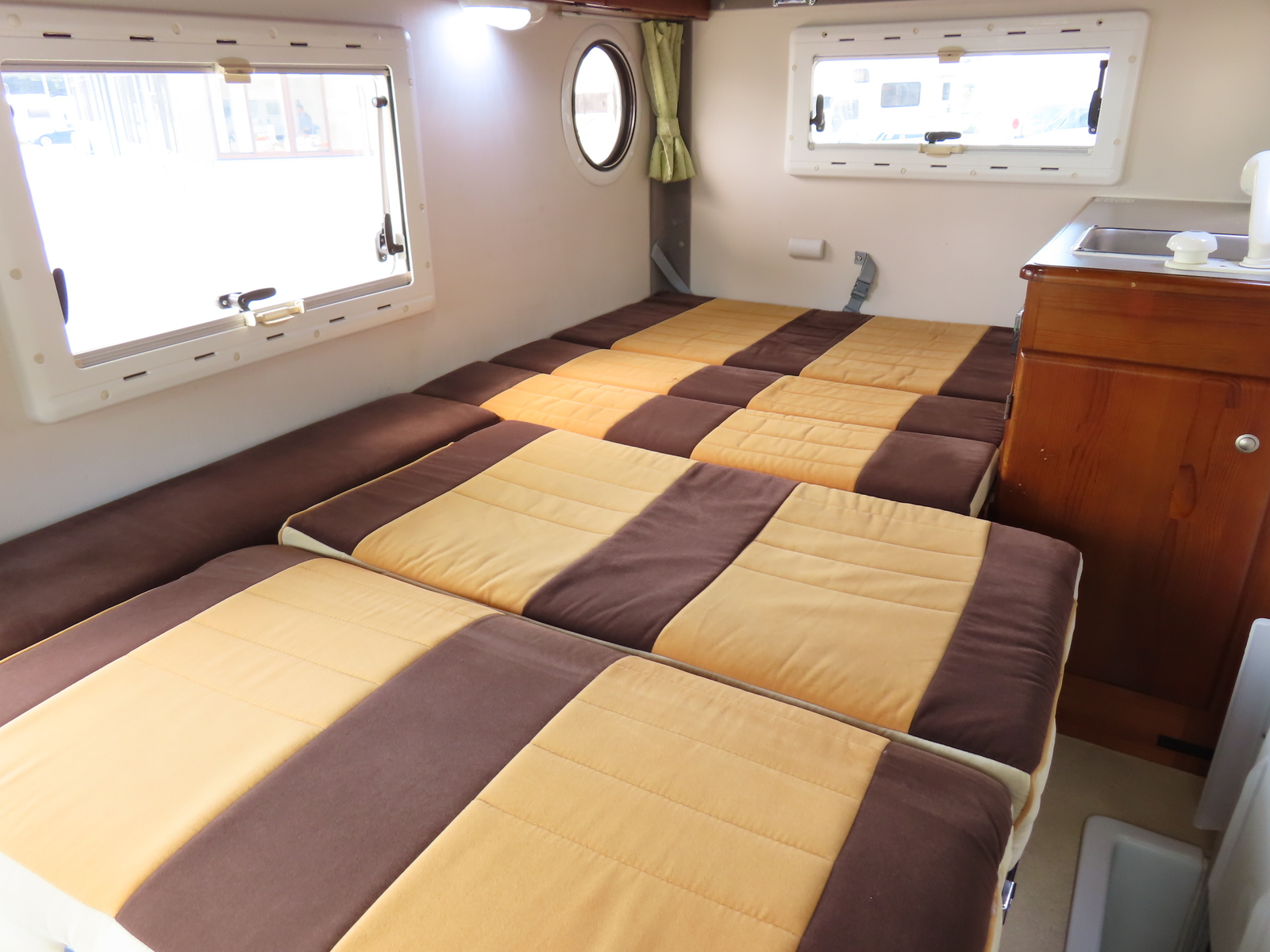 キャンピングカー 軽キャンパー ｽｸﾗﾑ ｲﾝﾃﾞｨｱﾅRVｲﾝﾃﾞｨ727 MT車 4WD