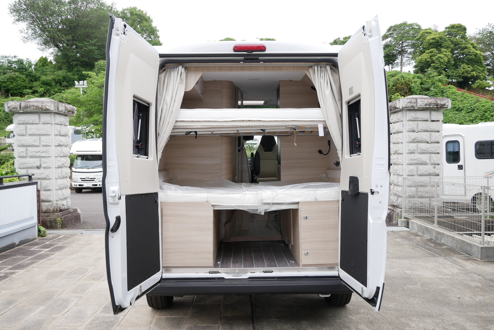 キャンピングカー バンコン ﾃﾞｭｶﾄ ﾛｰﾗｰﾁｰﾑ ﾘﾋﾞﾝｸﾞｽﾄﾝ5 新車即納車