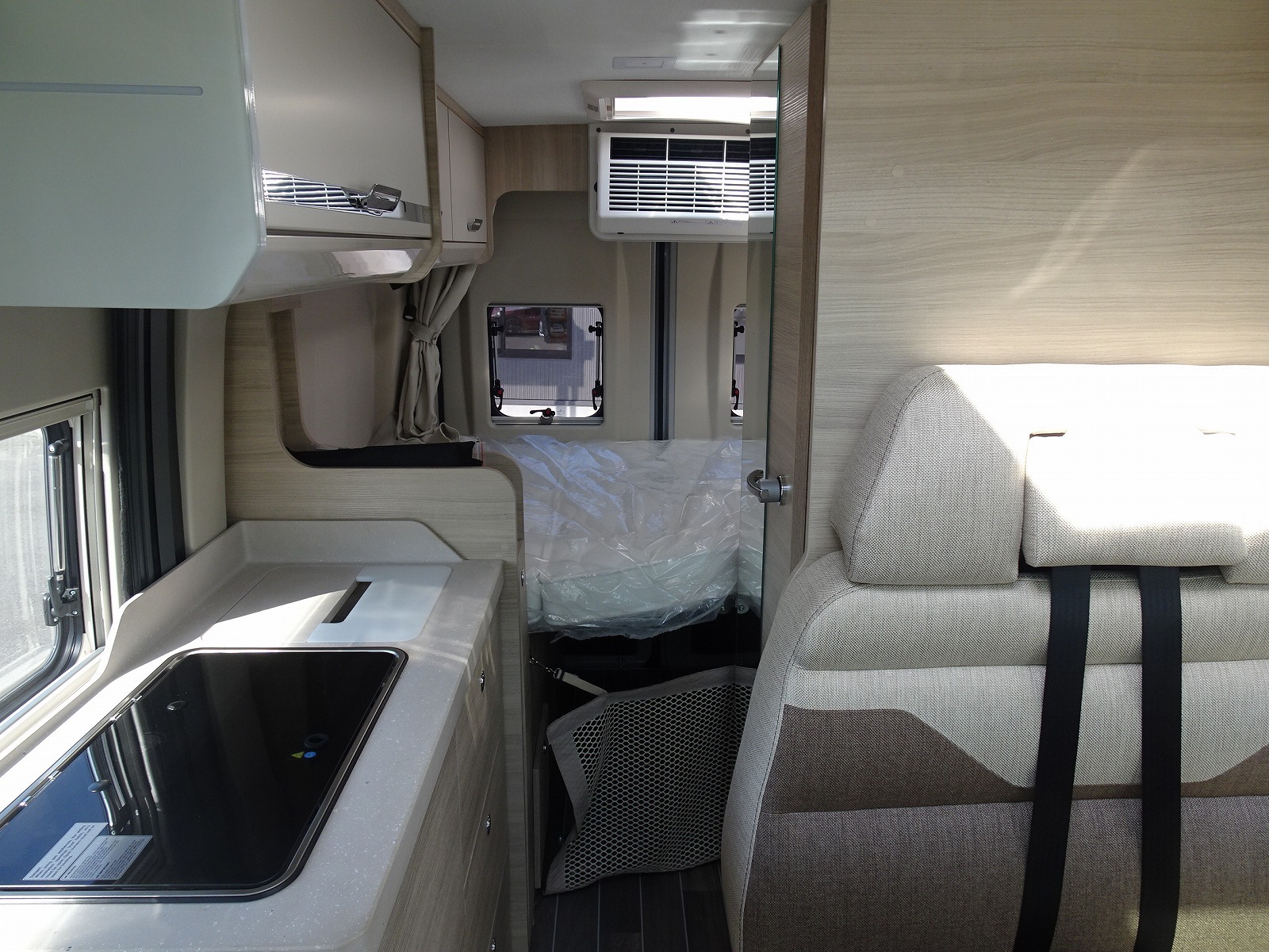 キャンピングカー バンコン ﾃﾞｭｶﾄ ﾛｰﾗｰﾁｰﾑ ﾘﾋﾞﾝｸﾞｽﾄｰﾝK2 新車