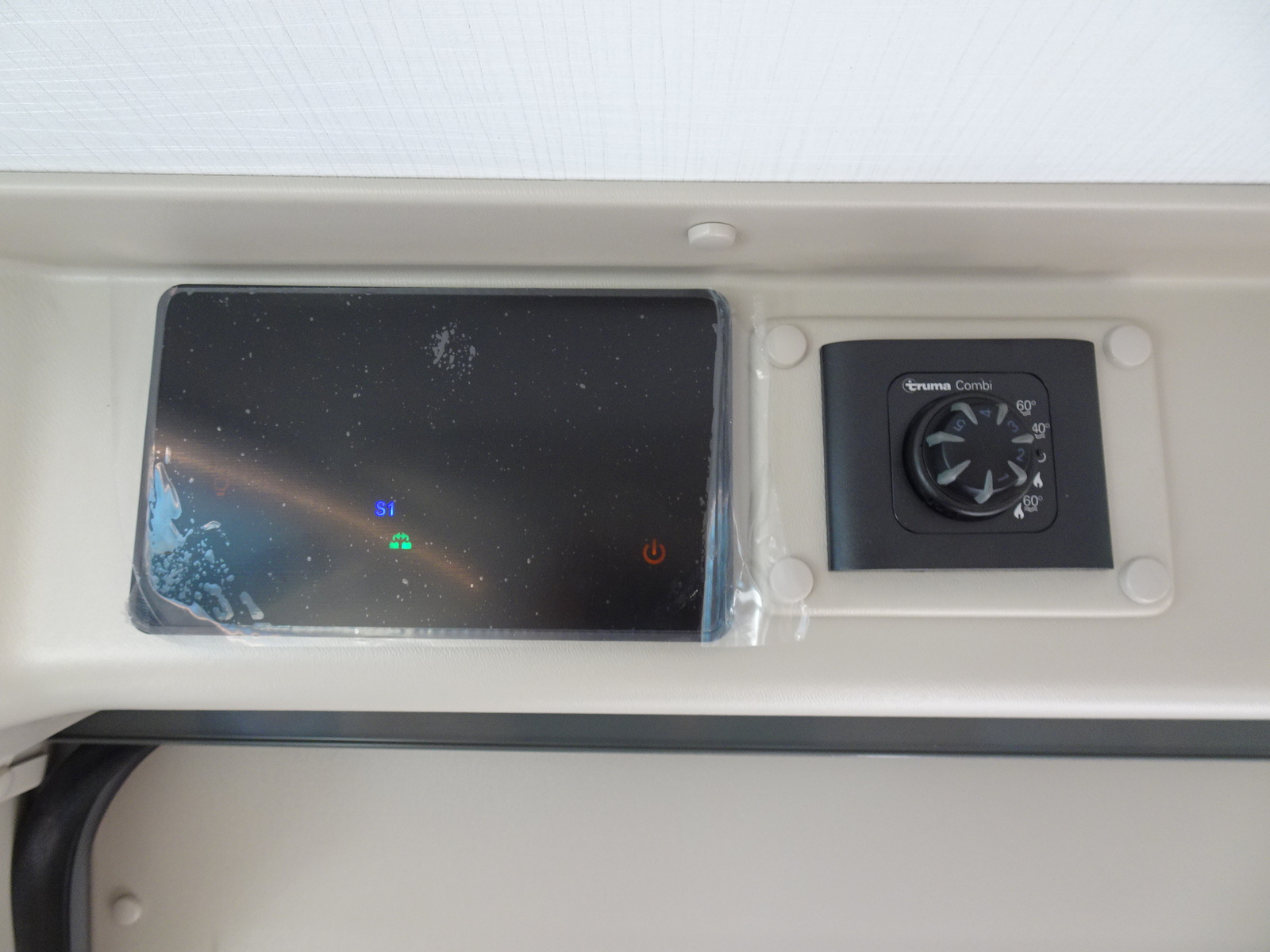 キャンピングカー バンコン ﾃﾞｭｶﾄ ﾛｰﾗｰﾁｰﾑ ﾘﾋﾞﾝｸﾞｽﾄｰﾝK2 新車