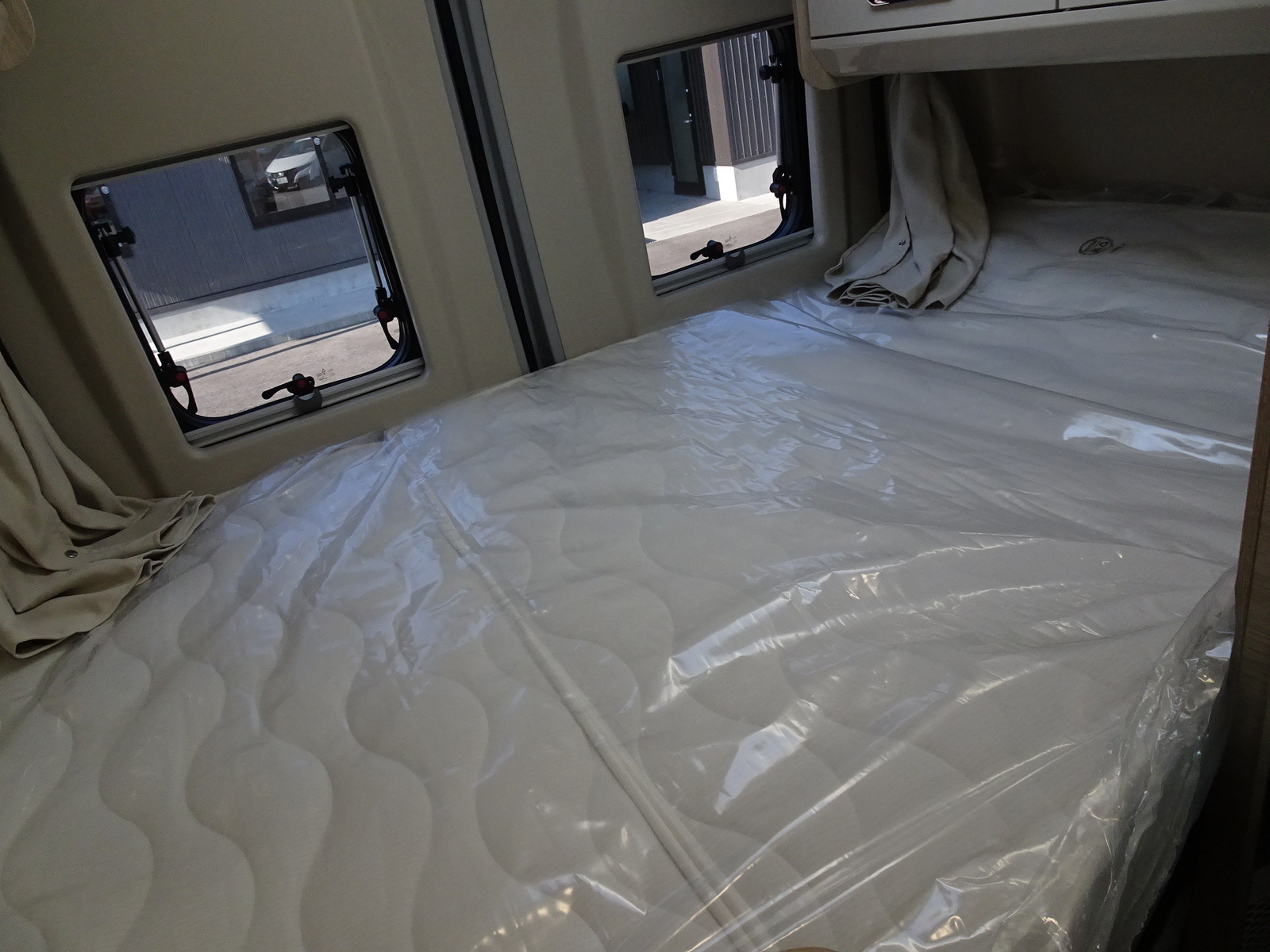 キャンピングカー バンコン ﾃﾞｭｶﾄ ﾛｰﾗｰﾁｰﾑ ﾘﾋﾞﾝｸﾞｽﾄｰﾝK2 新車