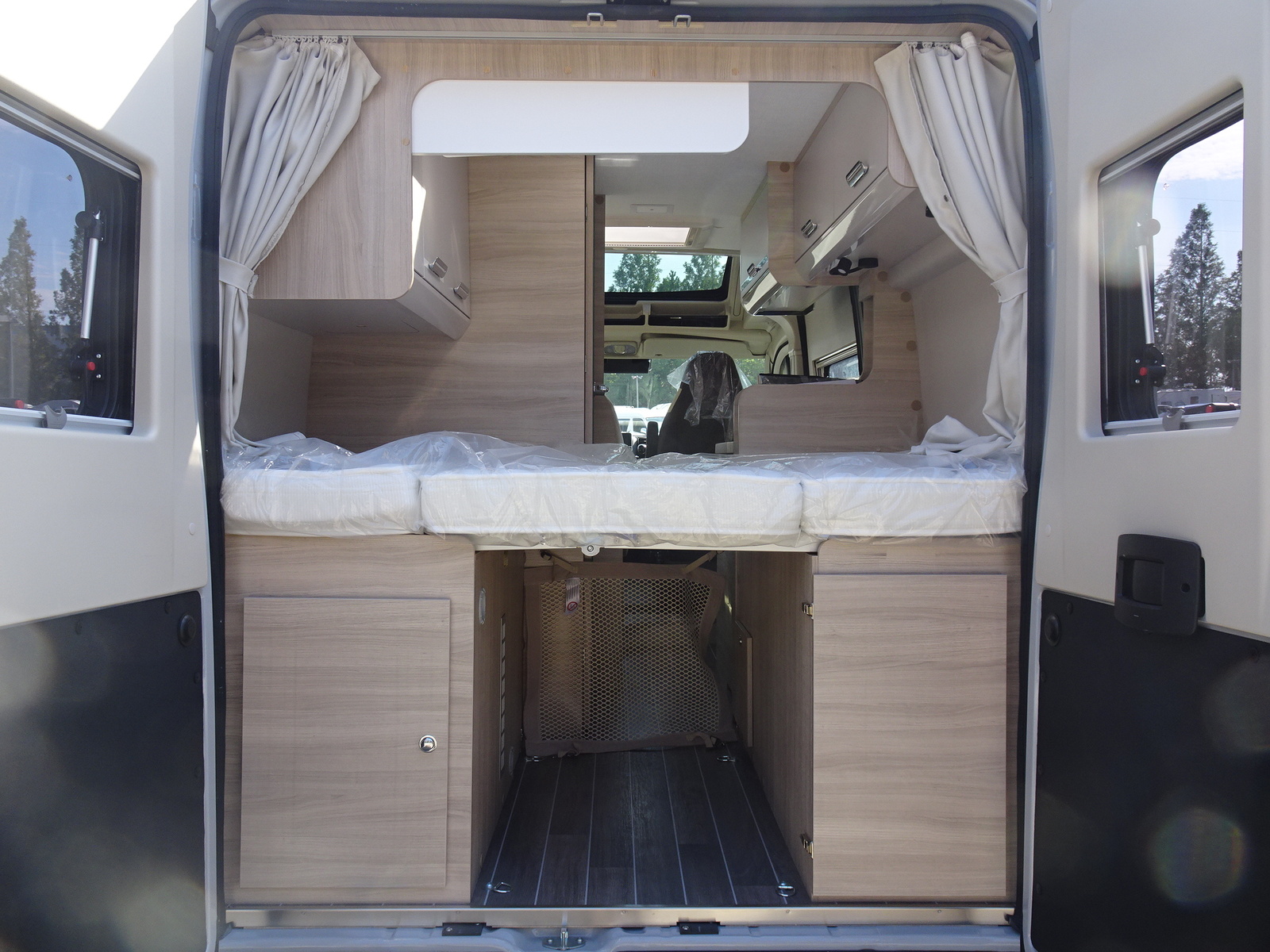 キャンピングカー バンコン ﾃﾞｭｶﾄ ﾛｰﾗｰﾁｰﾑ ﾘﾋﾞﾝｸﾞｽﾄｰﾝK2 新車