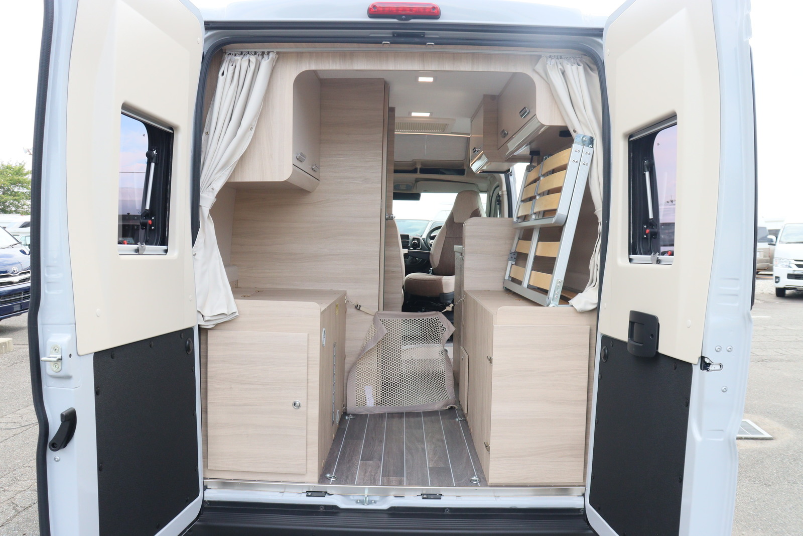 キャンピングカー バンコン ﾃﾞｭｶﾄ ﾛｰﾗｰﾁｰﾑ ﾘﾋﾞﾝｸﾞｽﾄｰﾝK2 新車