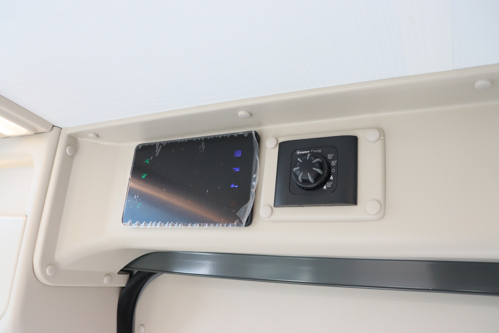 キャンピングカー バンコン ﾃﾞｭｶﾄ ﾛｰﾗｰﾁｰﾑ ﾘﾋﾞﾝｸﾞｽﾄｰﾝK2 新車