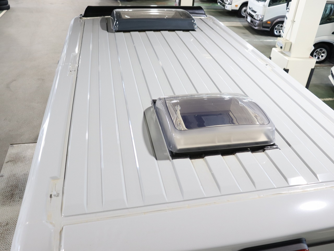 キャンピングカー バンコン ﾃﾞｭｶﾄ ﾛｰﾗｰﾁｰﾑ ﾘﾋﾞﾝｸﾞｽﾄｰﾝKJ　新車