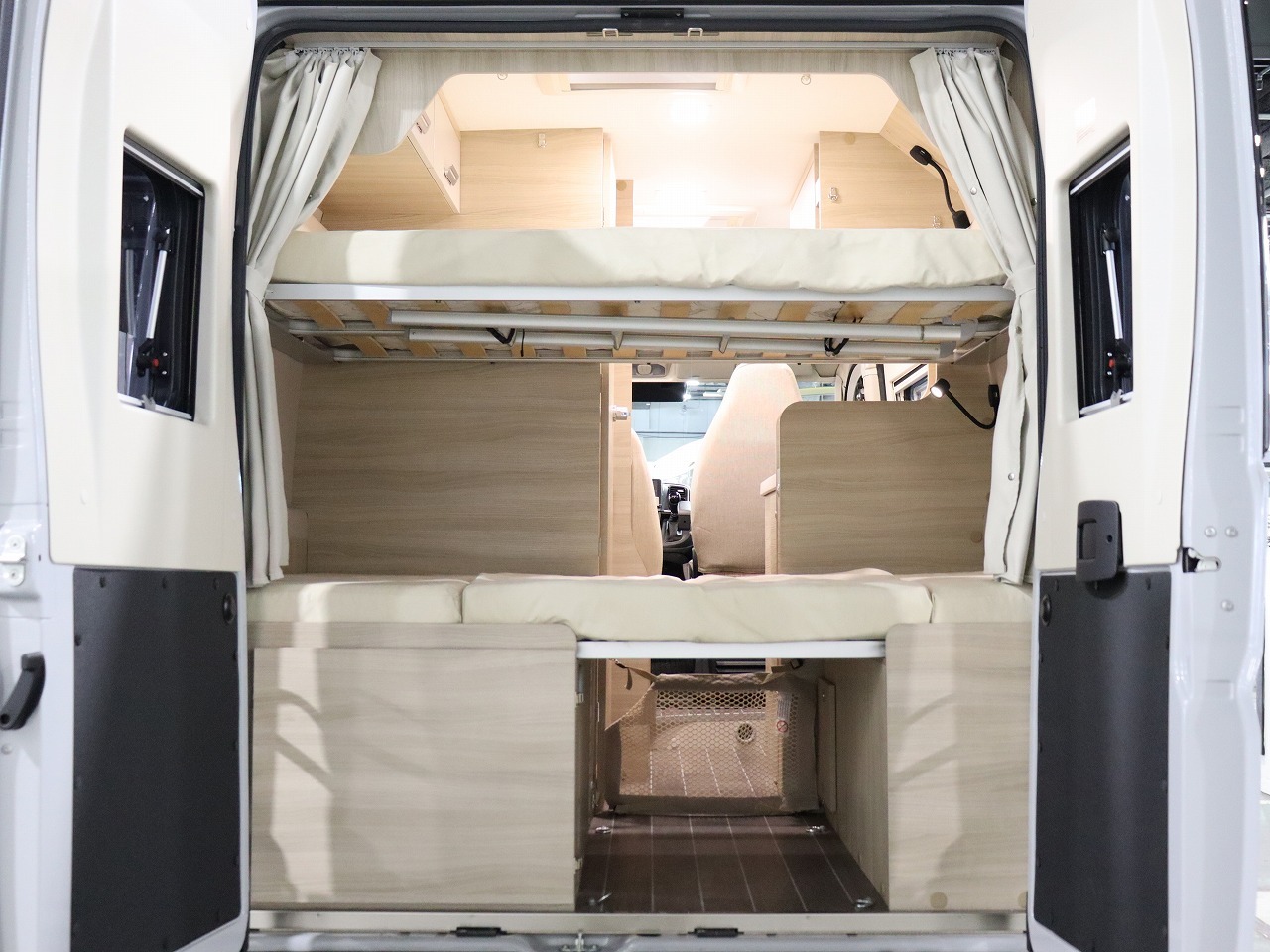 キャンピングカー バンコン ﾃﾞｭｶﾄ ﾛｰﾗｰﾁｰﾑ ﾘﾋﾞﾝｸﾞｽﾄｰﾝKJ　新車