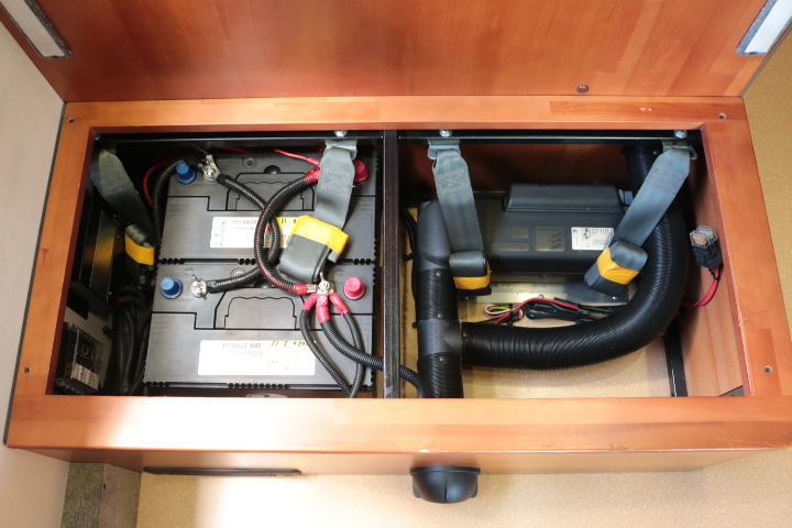 キャンピングカー キャブコン ﾊﾞﾈｯﾄ ﾅｯﾂRV ﾏｯｼｭ ﾀｲﾌﾟX　FF　冷蔵庫