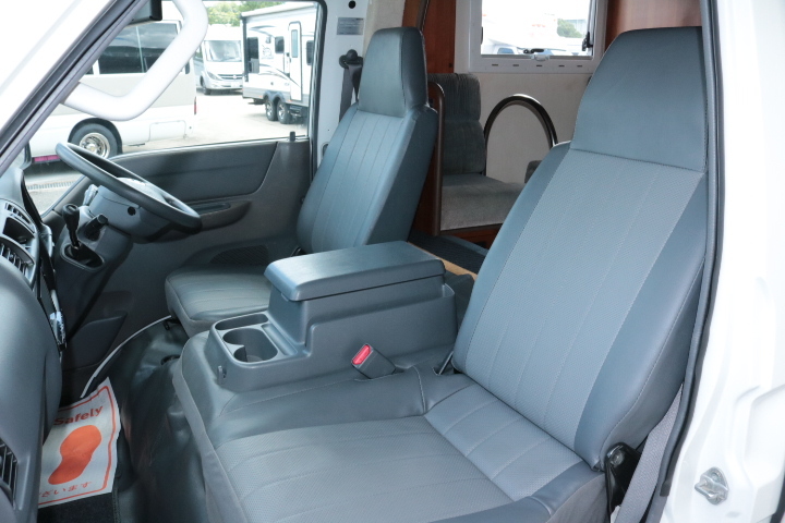 キャンピングカー キャブコン ﾊﾞﾈｯﾄ ﾅｯﾂRV ﾏｯｼｭ ﾀｲﾌﾟX　FF　冷蔵庫