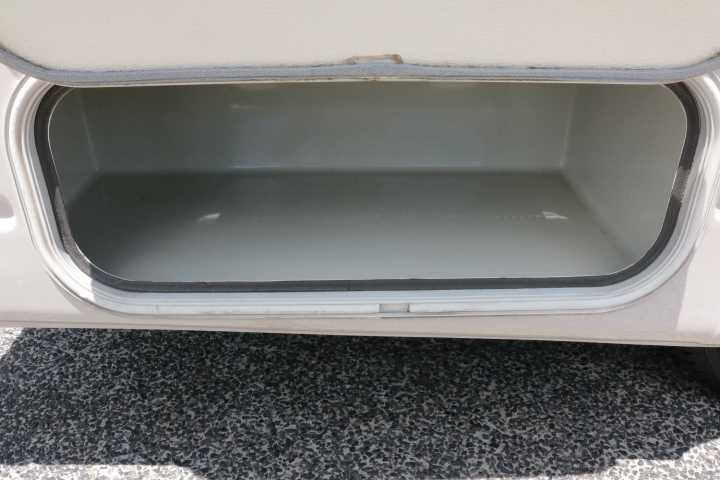 キャンピングカー キャブコン ﾊﾞﾈｯﾄ ﾅｯﾂRV ﾏｯｼｭ ﾀｲﾌﾟX　FF　冷蔵庫