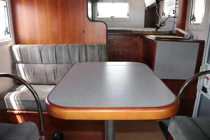 キャンピングカー キャブコン ﾊﾞﾈｯﾄ ﾅｯﾂRV ﾏｯｼｭ ﾀｲﾌﾟX　FF　冷蔵庫