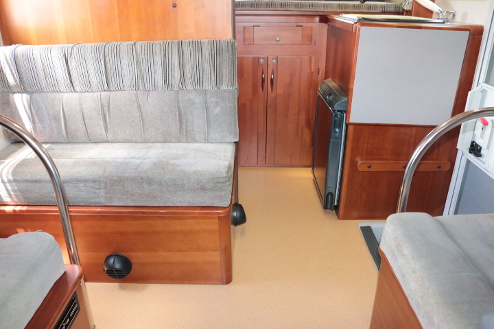 キャンピングカー キャブコン ﾊﾞﾈｯﾄ ﾅｯﾂRV ﾏｯｼｭ ﾀｲﾌﾟX　FF　冷蔵庫